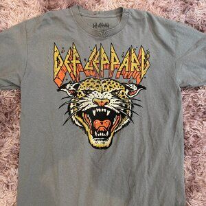Gray Def Leppard Graphic T-Shirt